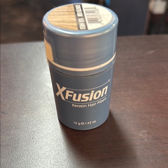 Medium Blonde Hair Fibers - Picture 1 of 2